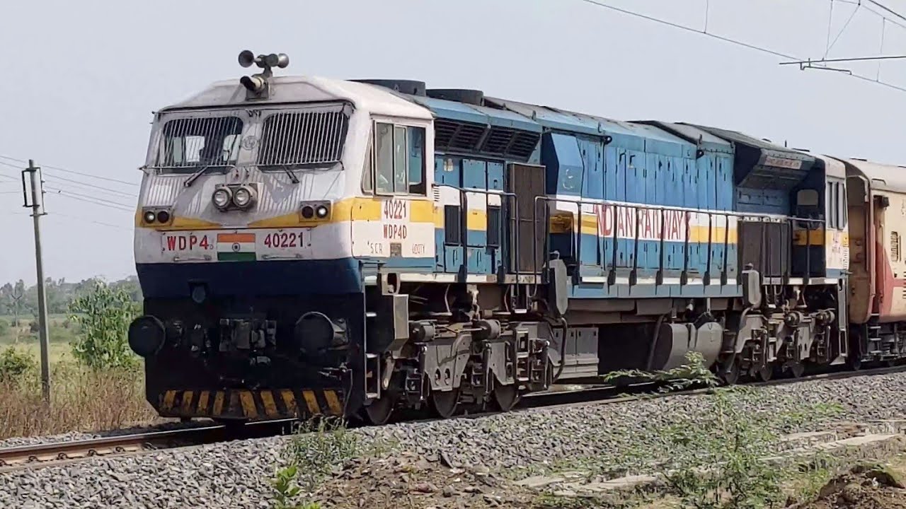 07855 Akola - Purna Passenger Train with Gooty WDP4D Locomotive | Train Videos Indian Railway #wdp4d