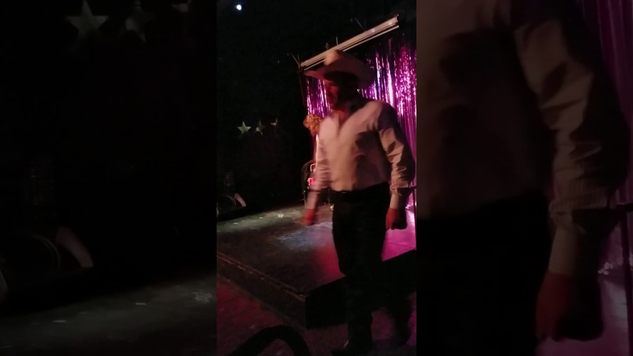 Es mi vida  de Raquel olmedo  con luna blanca