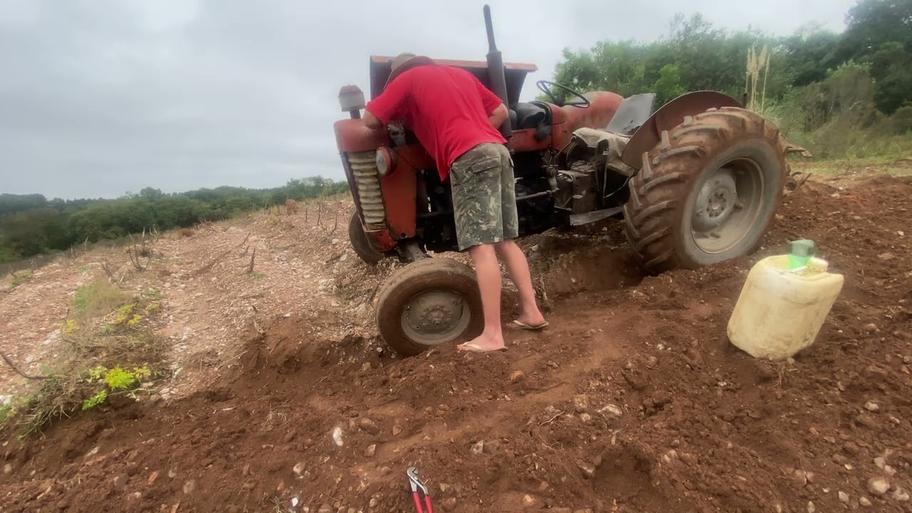 Dry breakdown in the Massey Ferguson 50x 1978. by bleeding air from the Bosch injection pump system.