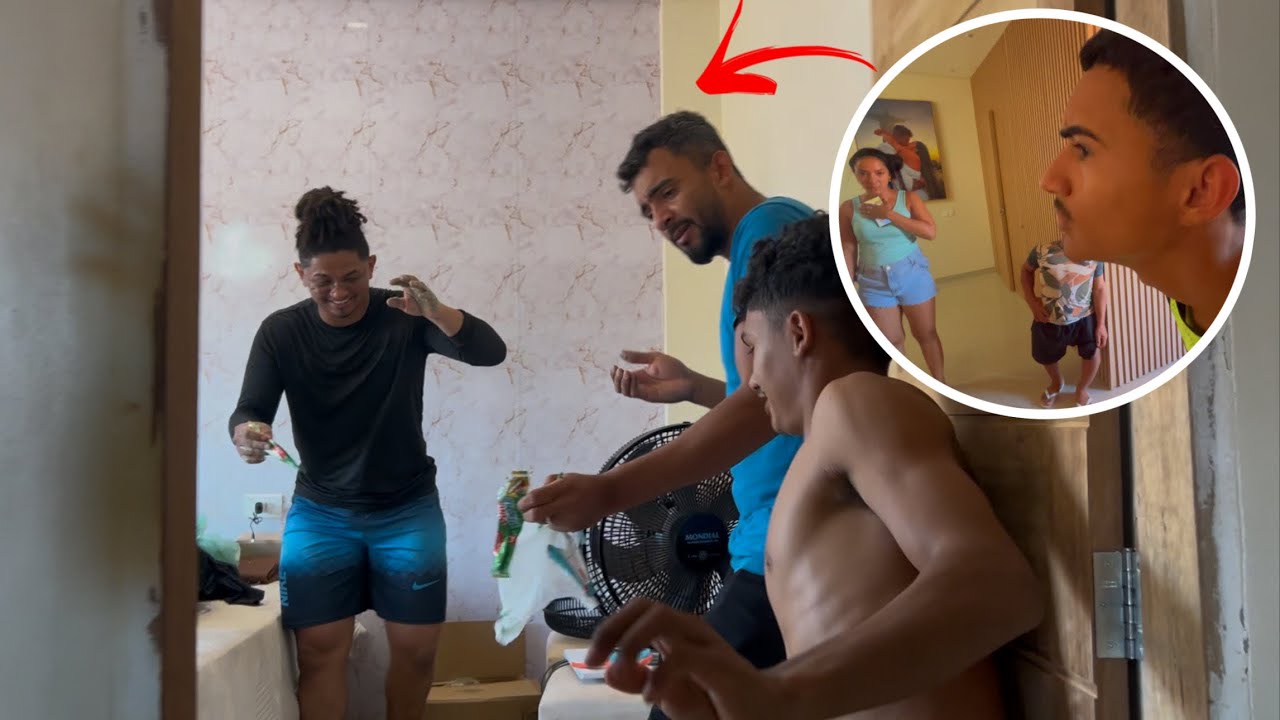 PEGUEl ELE NO QUARTO COM UM H0MEM FAZEZENDO…