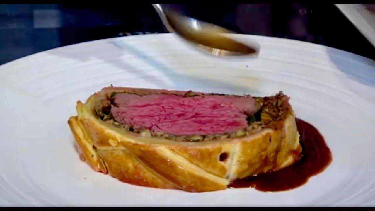 FILLET OF BEEF WELLINGTON, RED WINE SAUCE