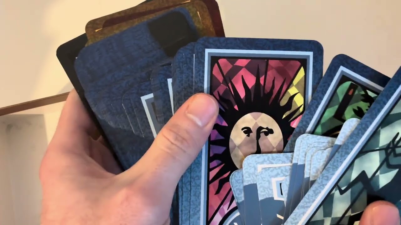 UNBOXING PERSONA 3 TAROT CARDS