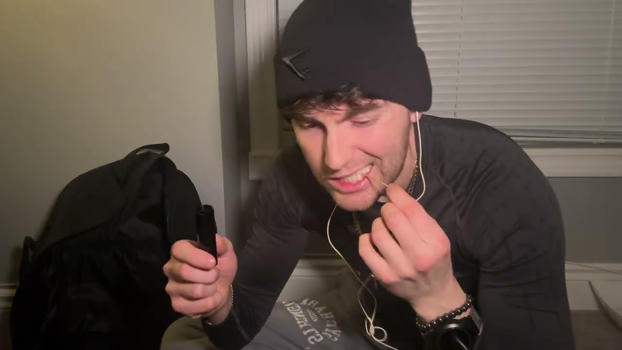 Enseñándote relajando mi mochila de gym (ASMR Español) 