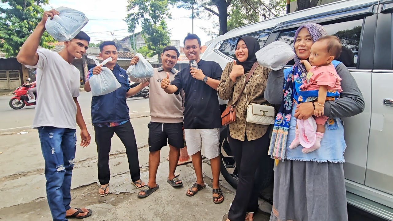 MAS TEMPE BELIKAN BAJU LEBARAN BUAT TIM ! SEMUA PADA HEPPY