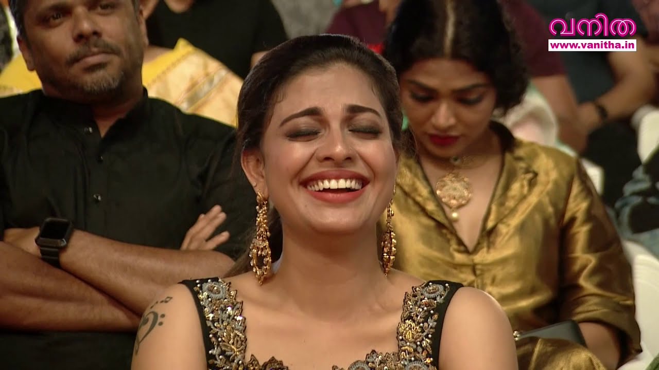 നീ എന്നെ മോശക്കാരനാക്കി  പറയുന്നതെന്തിന്? ഏറ്റുമുട്ടി Jayaram & Sidhique |Vanitha Award 2020 Part 22