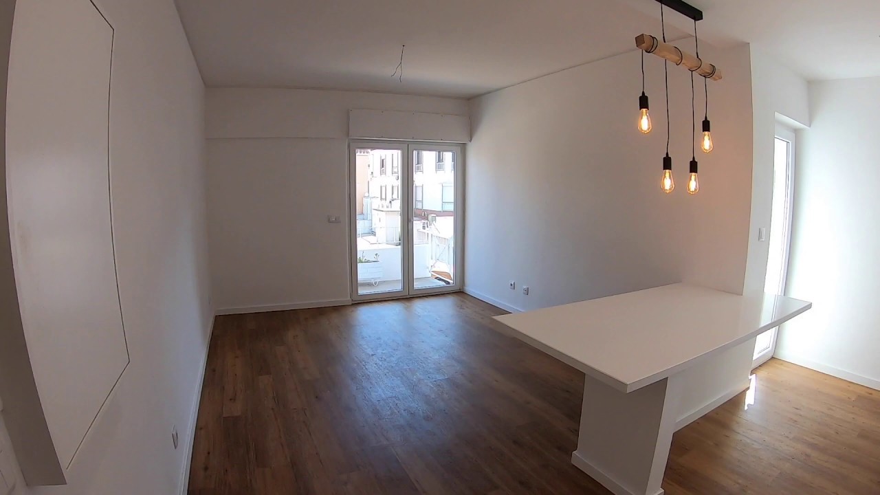 Apartamento T2 totalmente remodelado no Centro de Cascais, Portugal