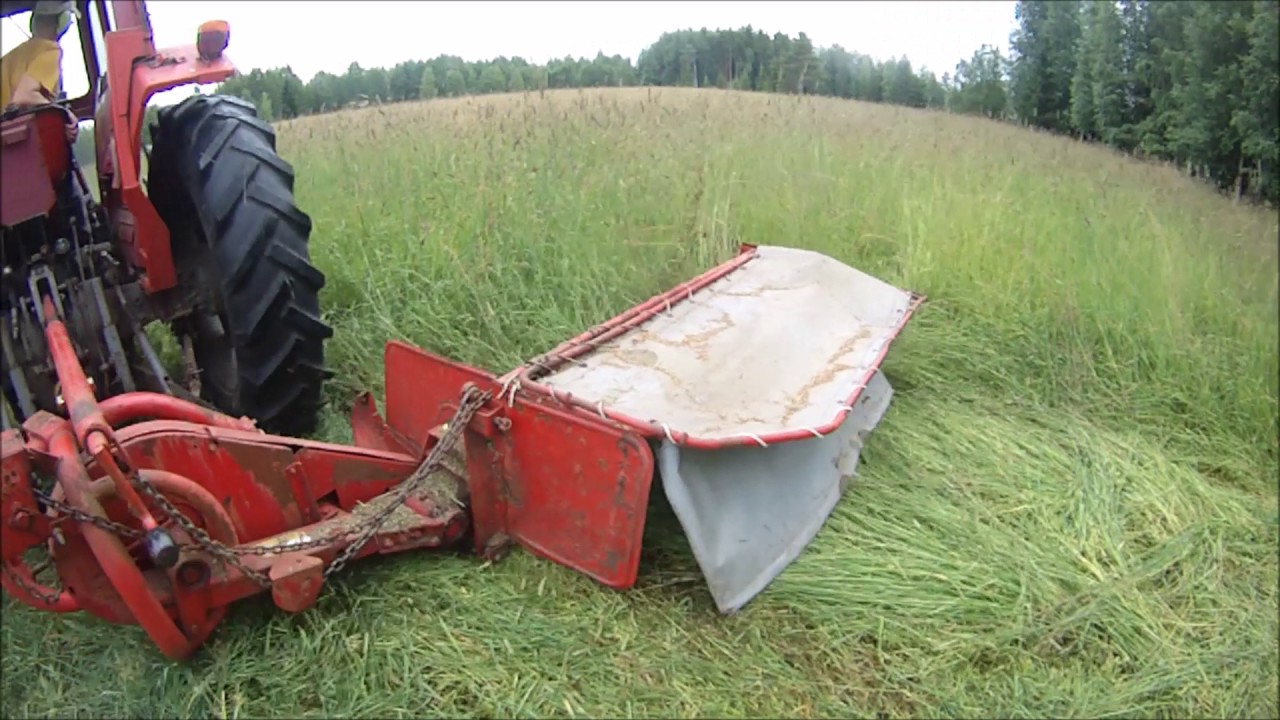 Heinän niittoa Welger sm4 ja Massey Ferguson 165