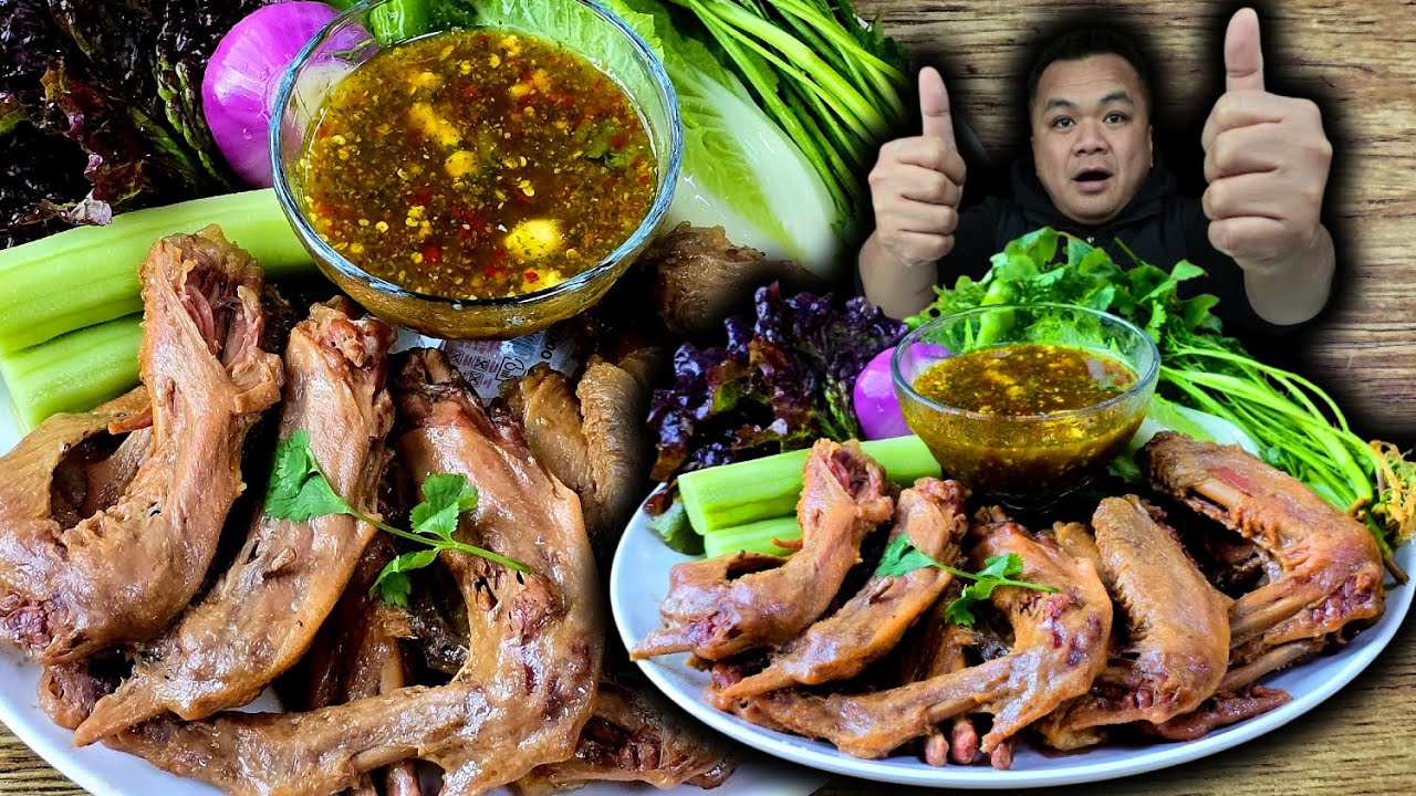 พะโล้ปีกเป็ดตุ๋นเปื่อยๆกินกับน้ำจิ้มแซ่บๆผักสดๆอร่อยมาก