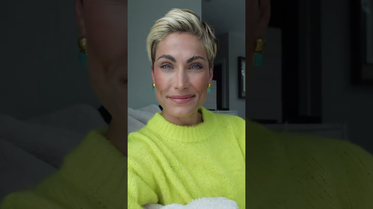 Who says pixie hair has to be boring or lacking any sort of variety??? Here’s 5 different looks usin