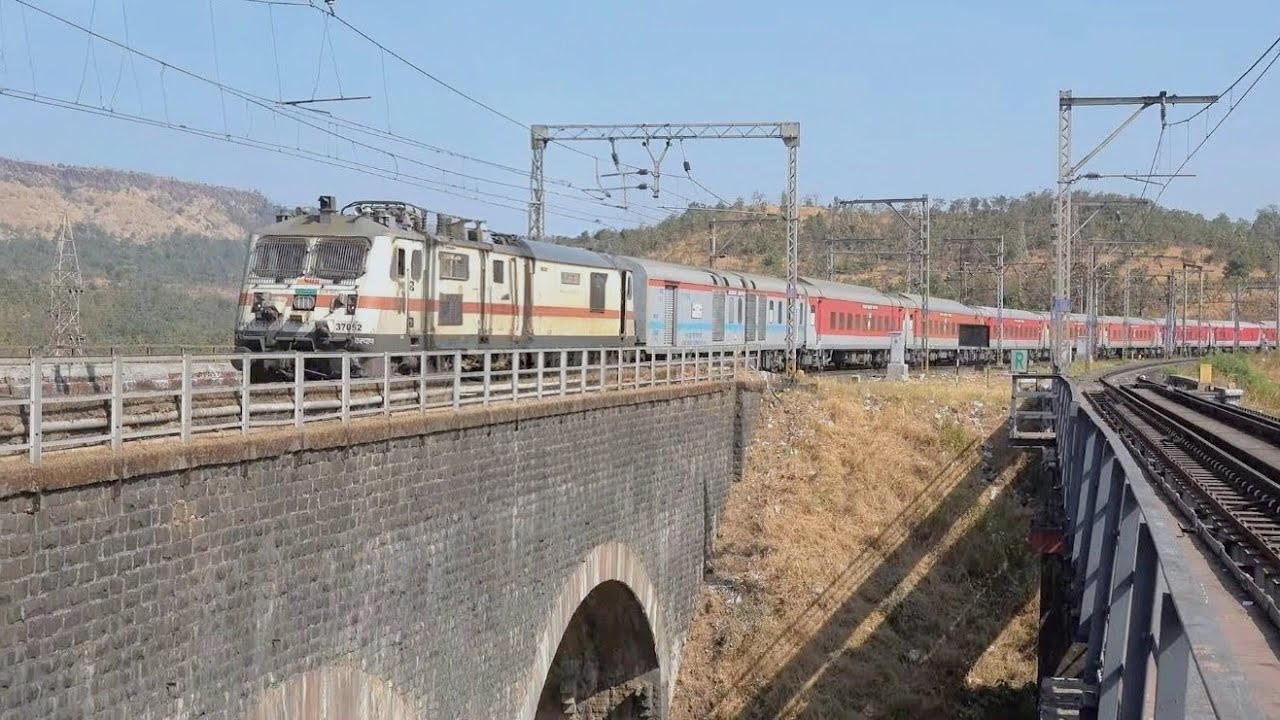 Gorgeous 22222 Nzm Csmt Push Pull Rajdhani Express Descends Kasara Ghats & Skips Railway Station Too