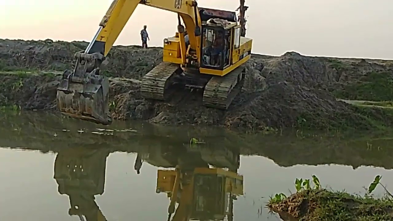 এই গাড়িটার জন্য  ভালো একটা ড্রাইভার লাগবে পুরা সিজনের জন্য excavator #