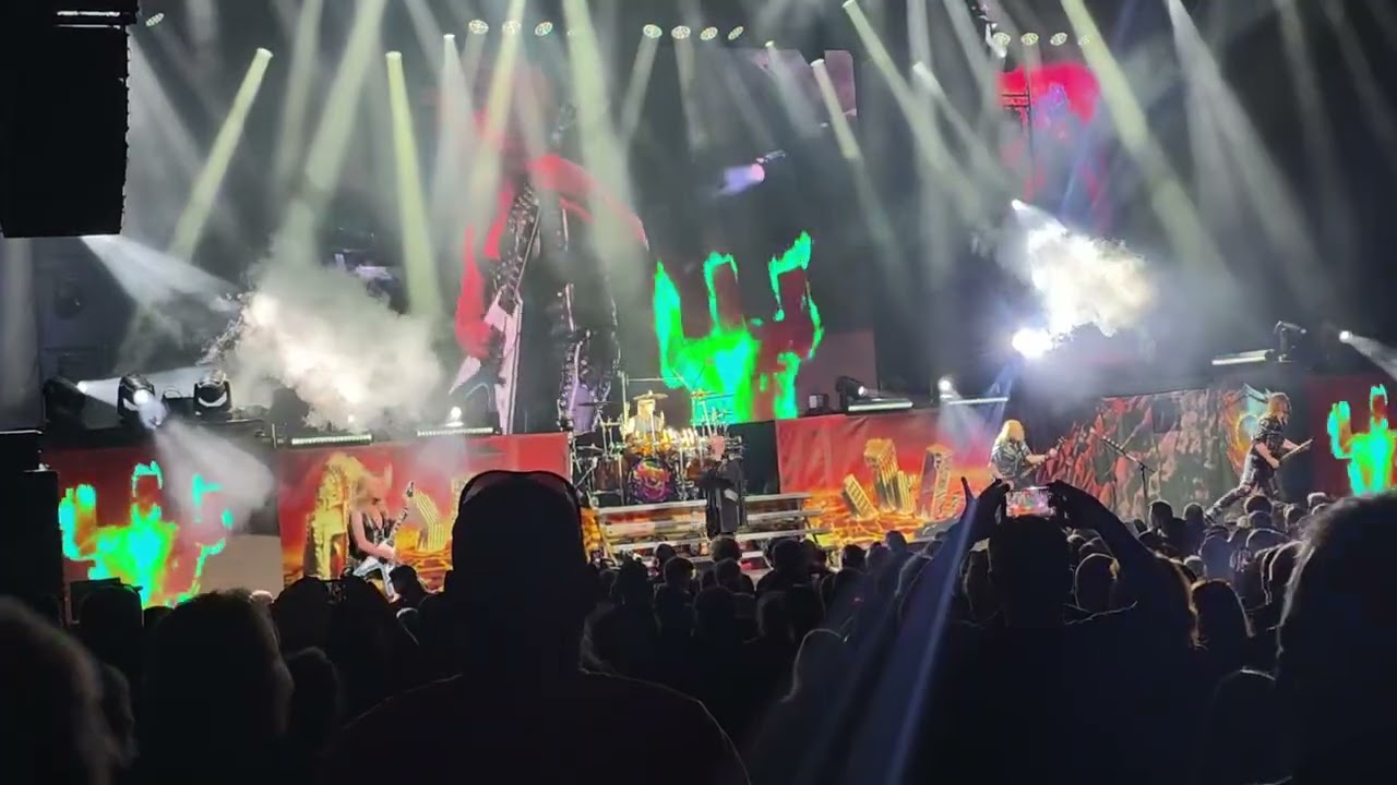 ALL GUNS BLAZING / HELL PATROL 