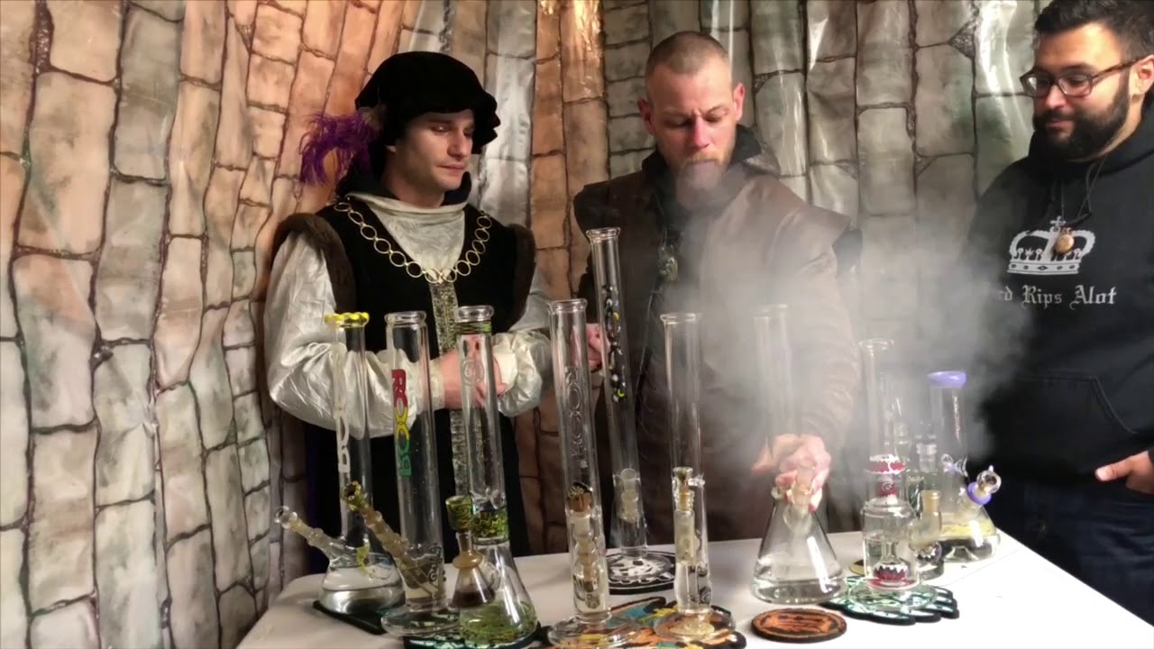 The Knights of the Stoned Table Ep : 17 The 10 Bong Challenge ft @the_beared_bong_guy