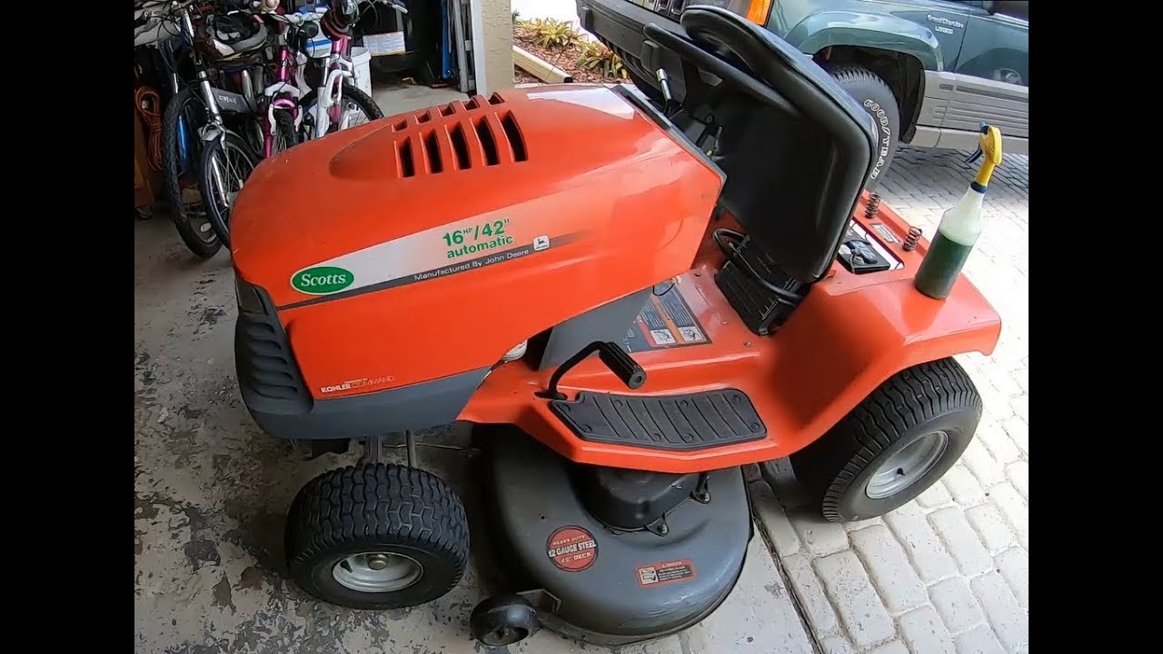 Проведение технического обслуживания трактора Scotts/John Deere S1642