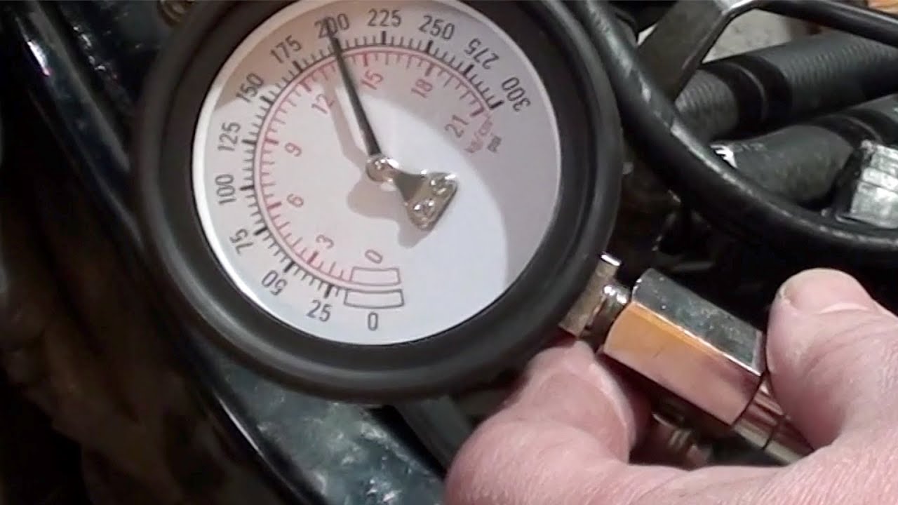 Honda CB 500 Измеряем компрессию и не только.