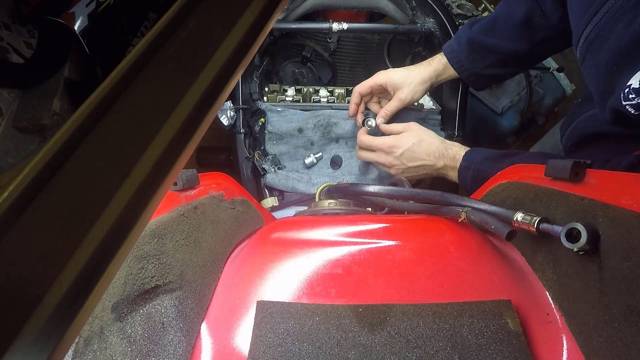 Regulacja luzów zaworowych i wymiana łańcuszka rozrządu Honda CBR F4i Sport