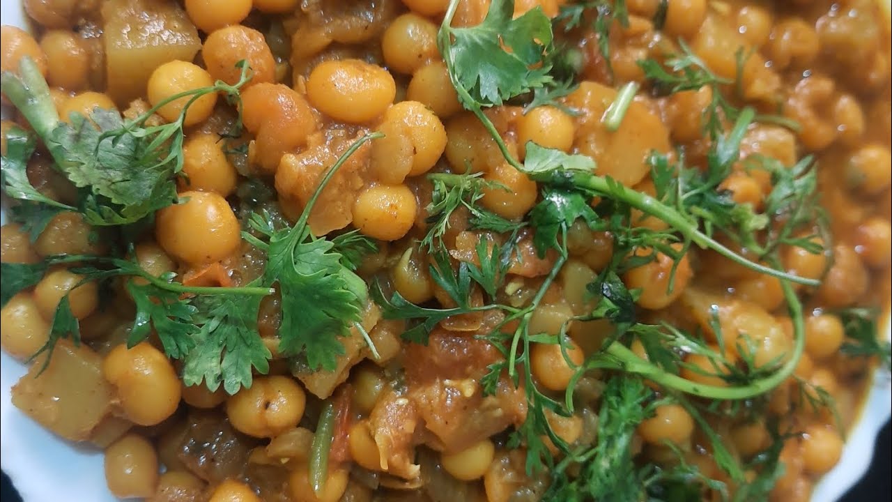 Maharashtra style aloo matar ghugni recipe/ Aalu Matar recipe Dhaba style