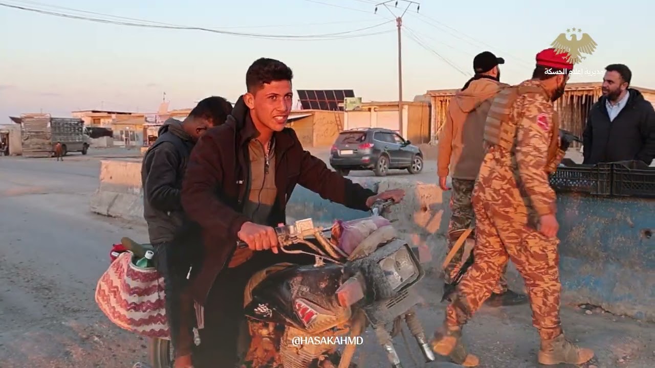 الشرطة العسكرية تنظم حملة إفطار صائم على حاجز ال47 بريف الحسكة الجنوبي في إطار مبادراتها الإنسانية.