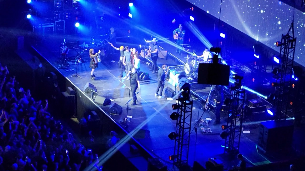 Les cowboys fringants - les etoiles filantes @ centre bell 25-11- 2021