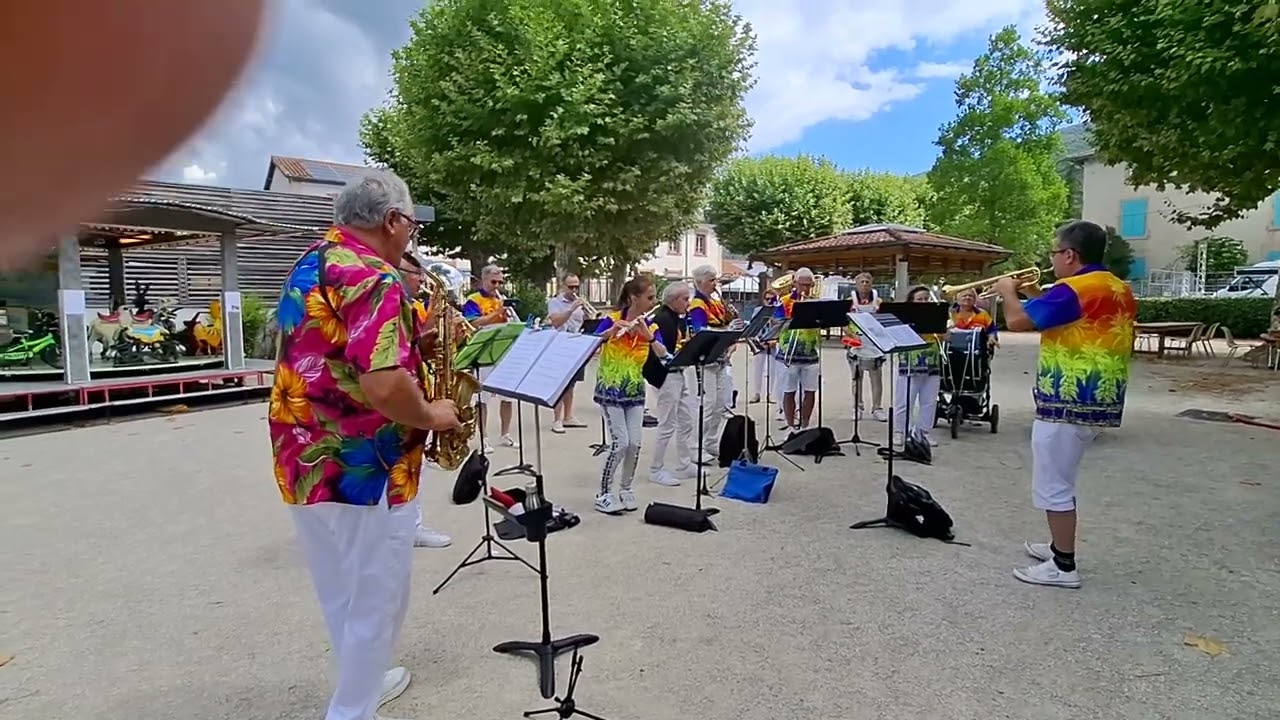 Alors on danse - Une vidéo de la banda d'Hostun : O2H Band