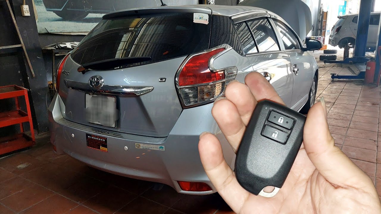 Toyota Yaris Proximity smart key 8A (all keys lost) programming by Autel KM100, IM508/608