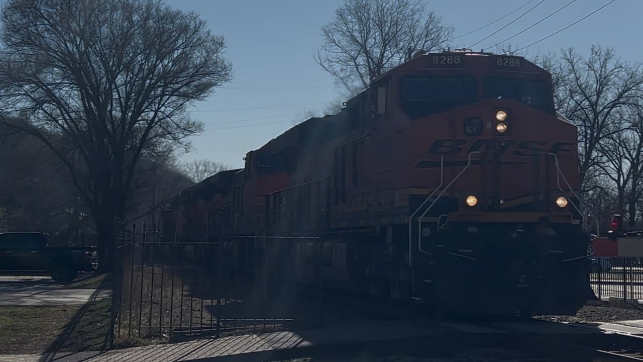 BNSF Manifest Train, Parkville MO 3/8/2026