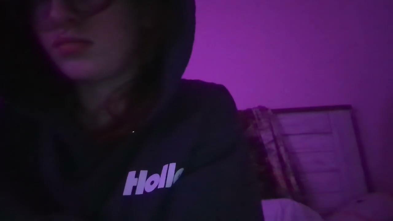 Tapping on random things in my room pt.2!
