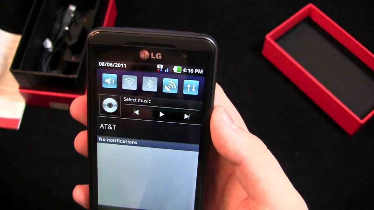 Распаковка LG Optimus 3D