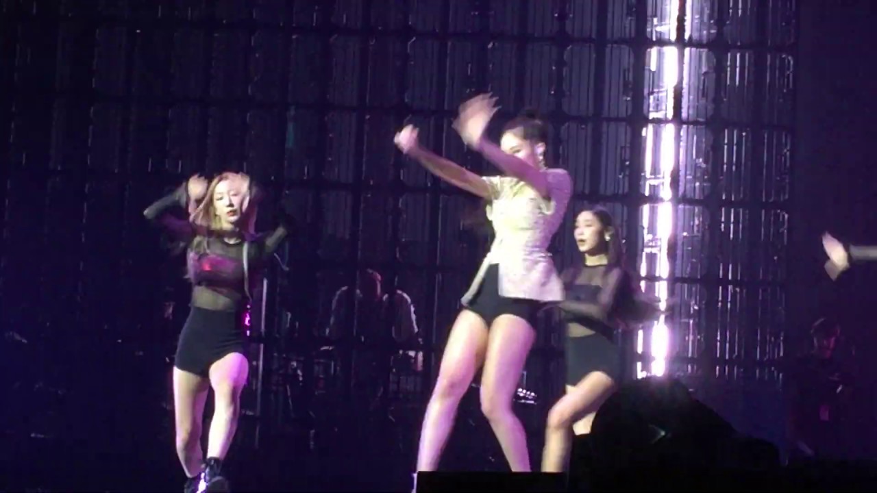 BLACKPINK - JENNIE SOLO 'SOLO'  MELBOURNE CONCERT (CLOSE FANCAM)