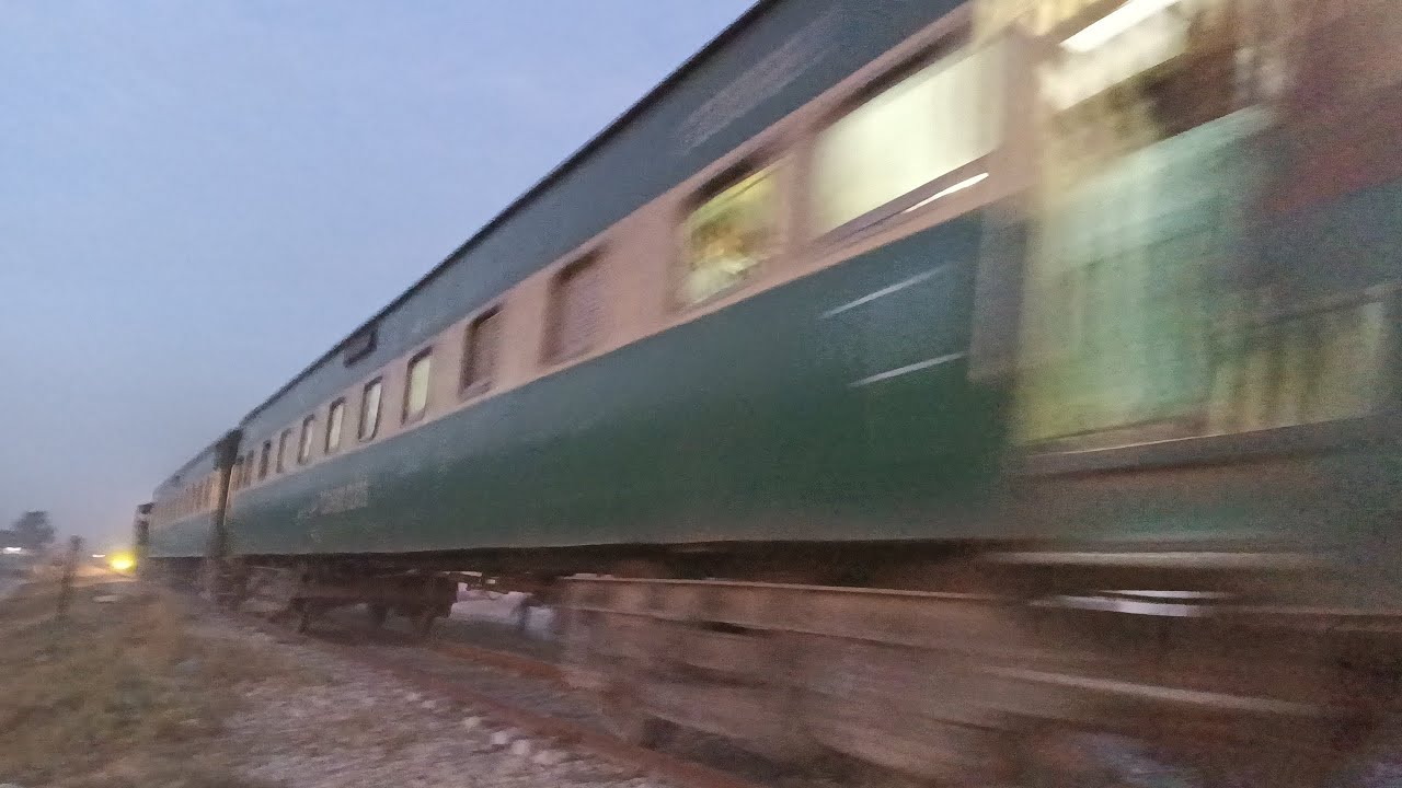 Multan to Rawalpindi 127 Up Mehar Express||Reaching Sanawan With 9 Coaches