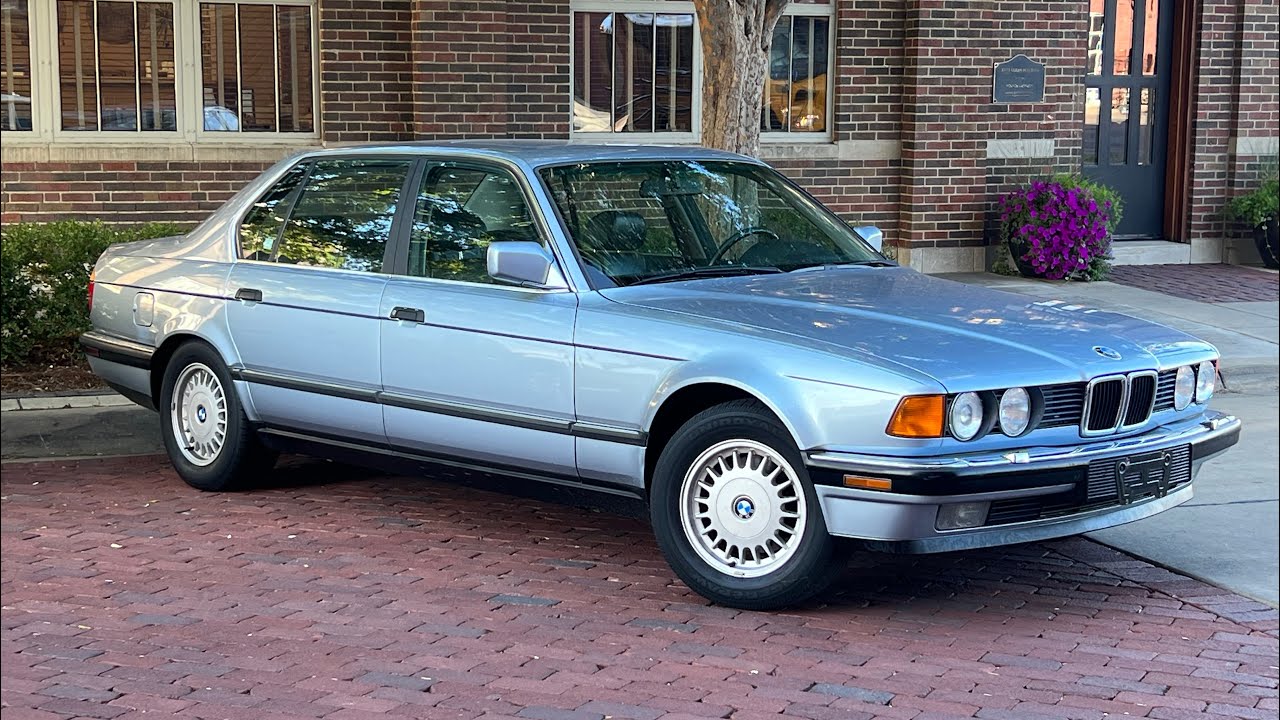 Это последний оригинальный BMW 7 серии? Этот BMW 735IL 1990 года — последний в линейке легендарны...