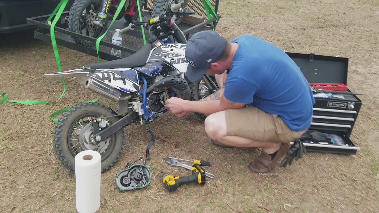 JKS MX 50 Clutch Pulling.