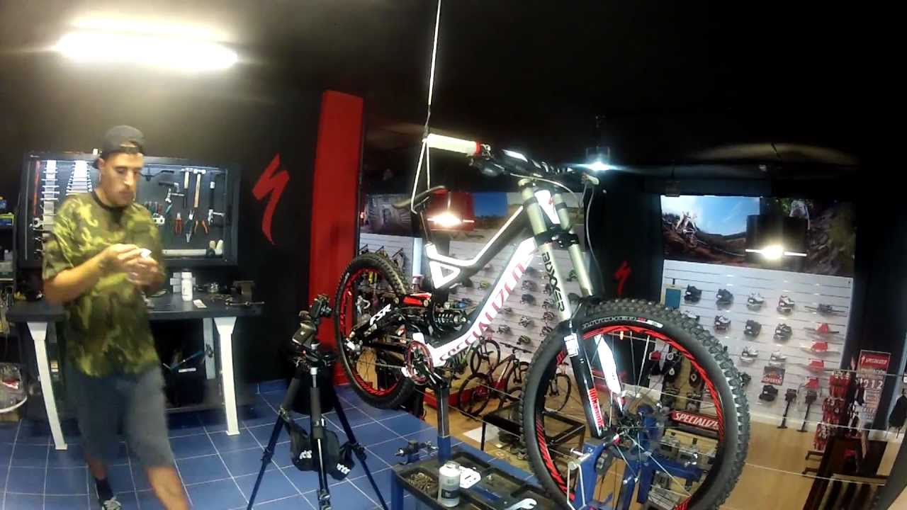 GoPro Canarias - Specialized Demo 8 I (2013) Assembly