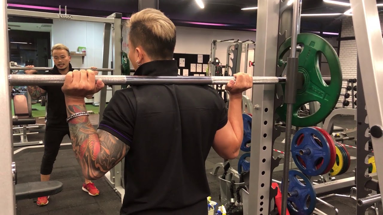 Smith Machine - สาธิตวิธีเล่นเครื่อง จาก Bodyb Fitness