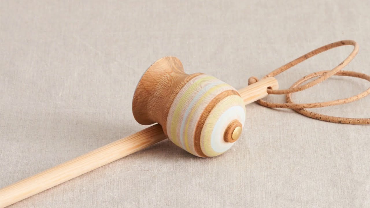 How to Spin a Whipping Top / Whip & Peerie