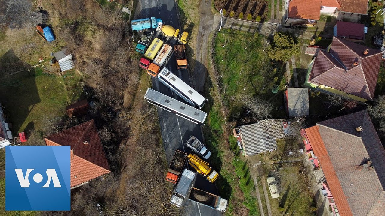 Roadblocks Dismantled in Kosovo; Crossing With Serbia Reopens