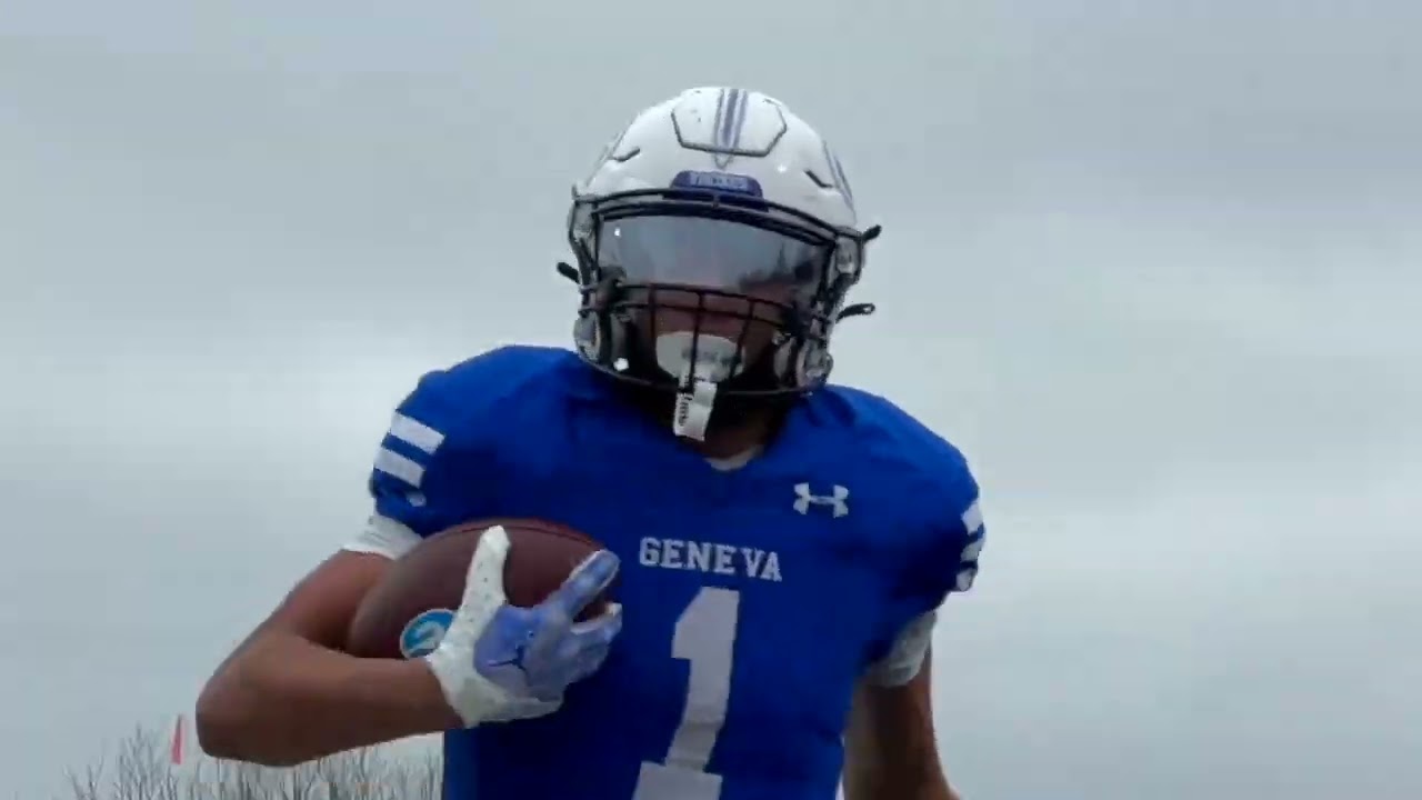 5-star Georgia football commit Talyn Taylor went OFF for 199 yards in the Illinois 6A semifinals