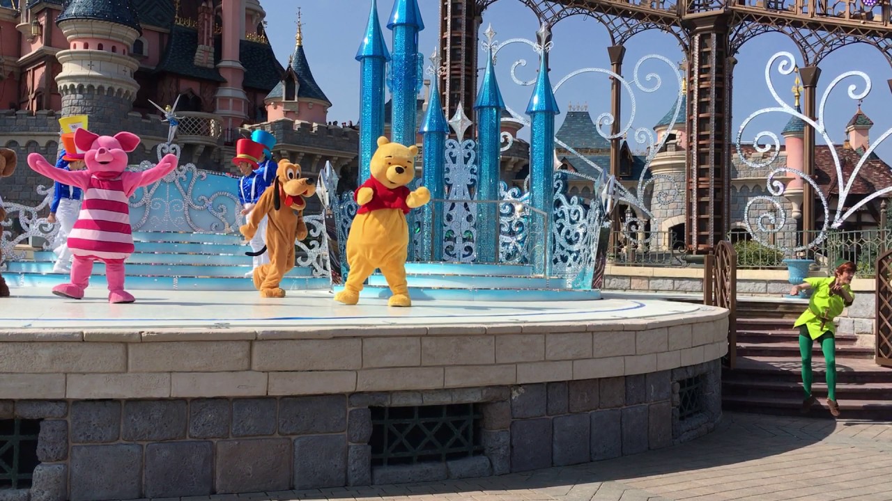 Mickey Presente : Joyeux Anniversaire Disneyland Paris 26.03.2017