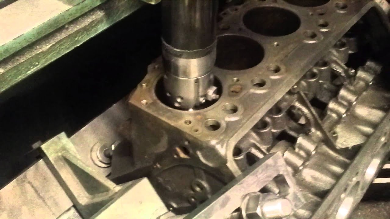 Borra motorblock v8 av Bengt Racerfält