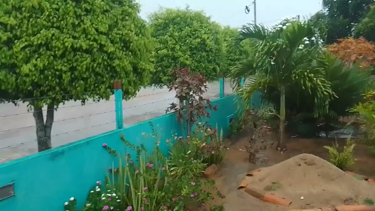 Chuva no povoado Montenegro Fátima Bahia 