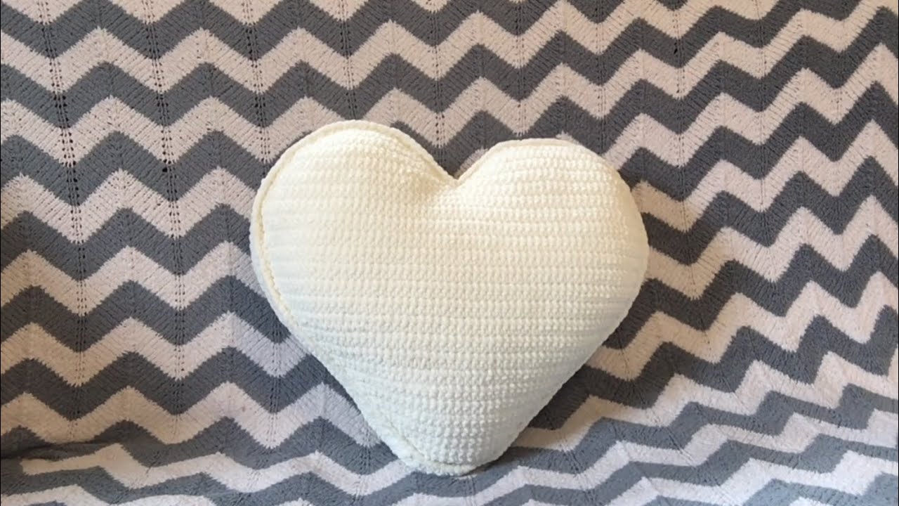 Valentine's day crochet heart pillow | Free Tutorial|