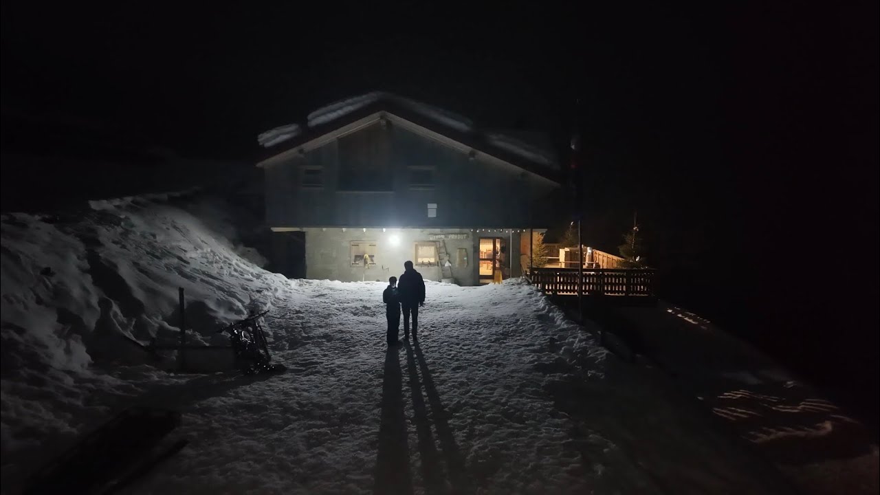 DA LESIS AL RIFUGIO PRADUT (DOLOMITI FRIULANE) SNOW E-BIKE BY NIGHT