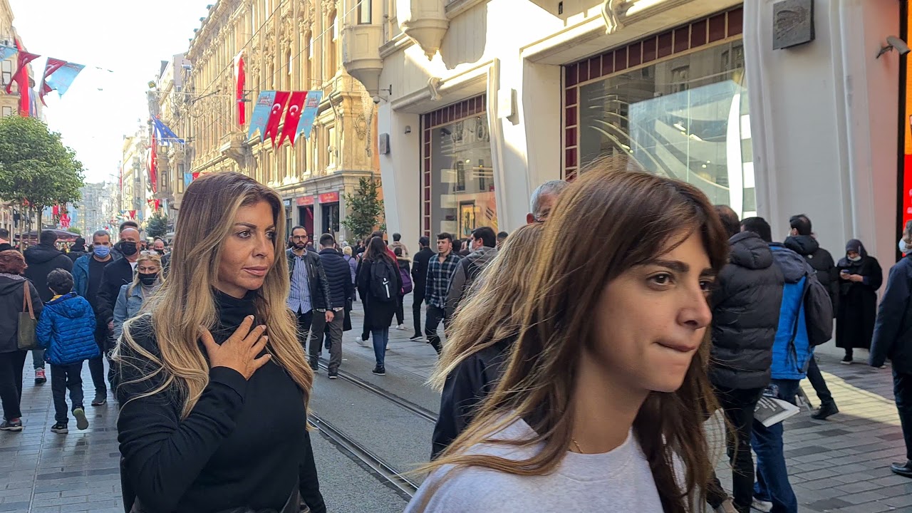BUSY STREETS OF ISTANBUL - TAKSIM SQUARE AND ISTIKLAL STREET