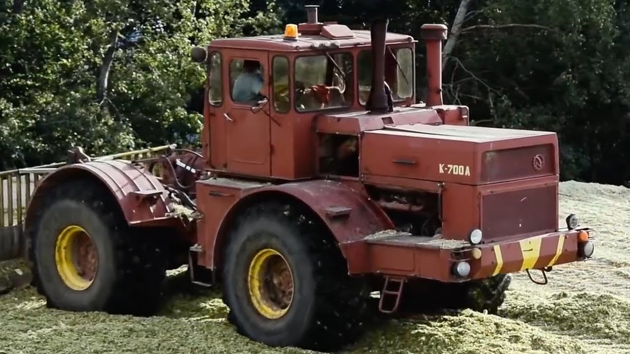 KIROVETS K700-A - Tractor from Russia