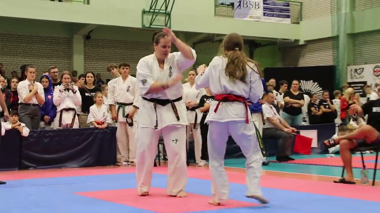 Iwona Maksimowska vs Hanna Ratajczyk  -  Mistrzostwa Polski Kyokushin IKO Poland Open Seniorów 2025