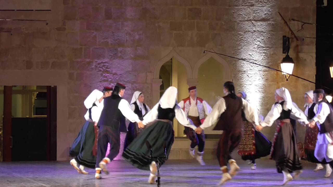 Ansambl narodnih plesova i pjesama Hrvatske LADO 26 07 2016 PAG dio 7