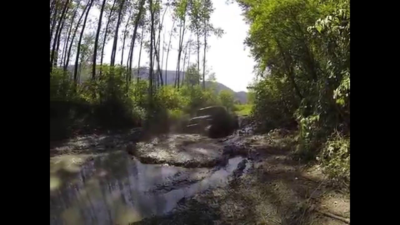 Crazy chevy powered Landcruiser slaying king of the pit. This mud was no match!