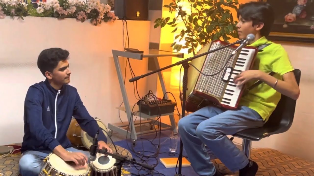 Saghar Mahbubi - Accordion Songs Playing