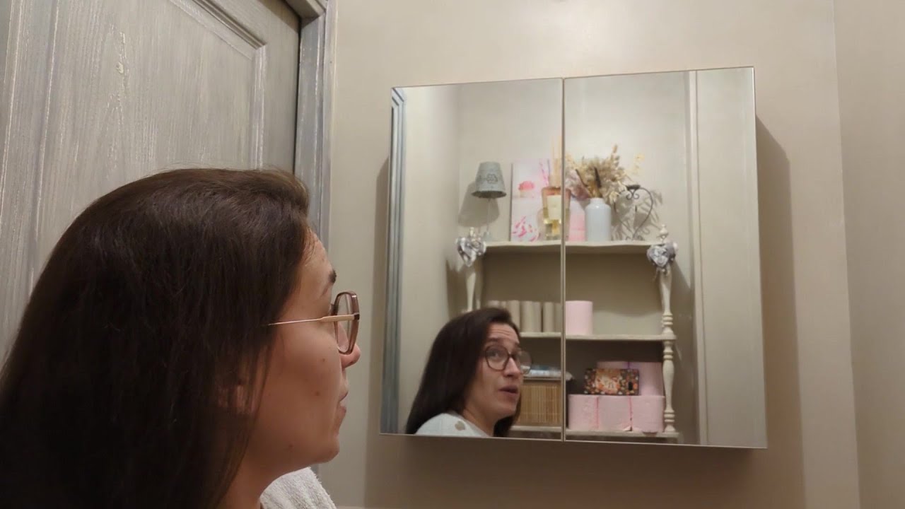 Avis Consommateur : Armoire de toilette effet chêne et 2 portes miroir Opah | Castorama