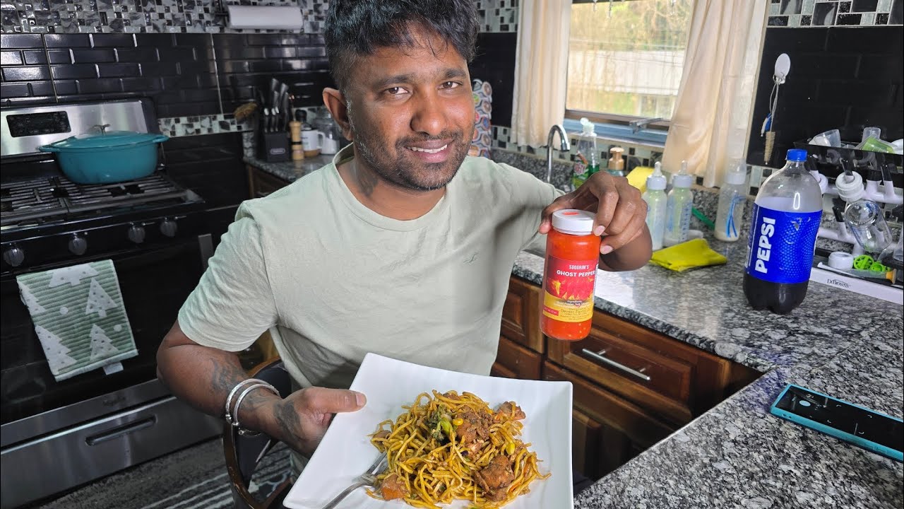 Chowmein and chicken / soogrim's Chowmein 